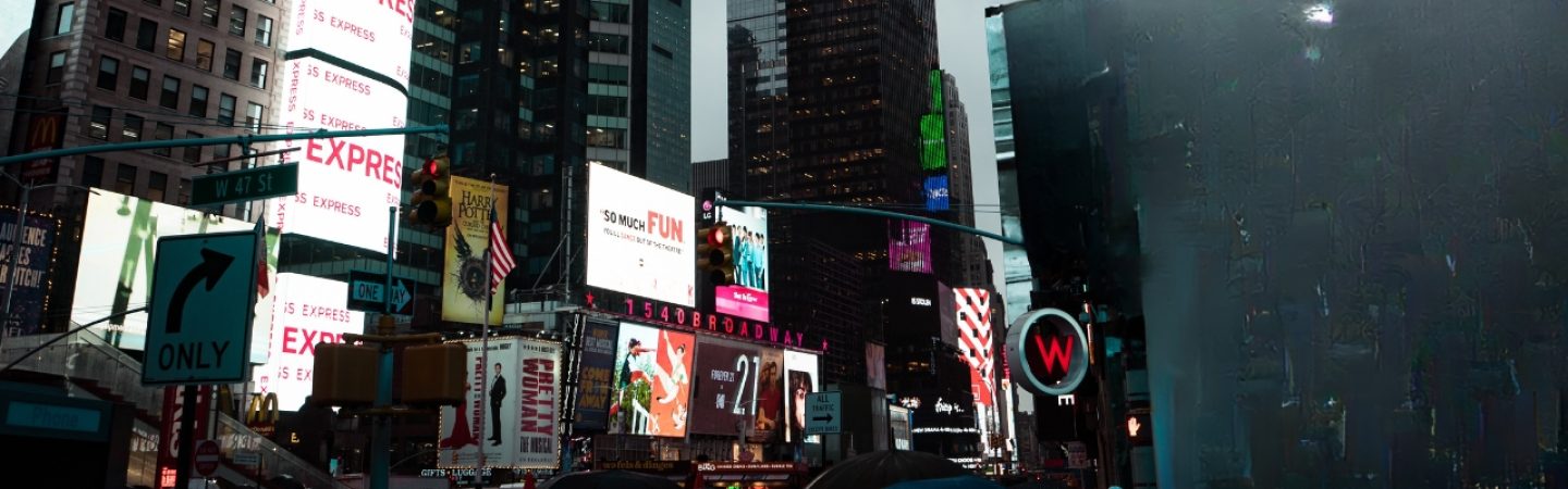 LED Screen vs Videowall