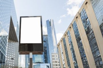 perbedaan baliho billboard megatron videotron